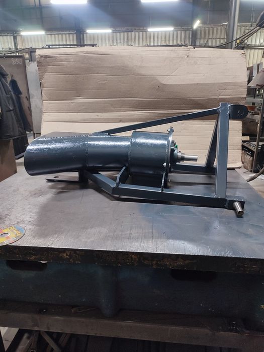 Шнековий подрібнювач для гілок (щепоріз)