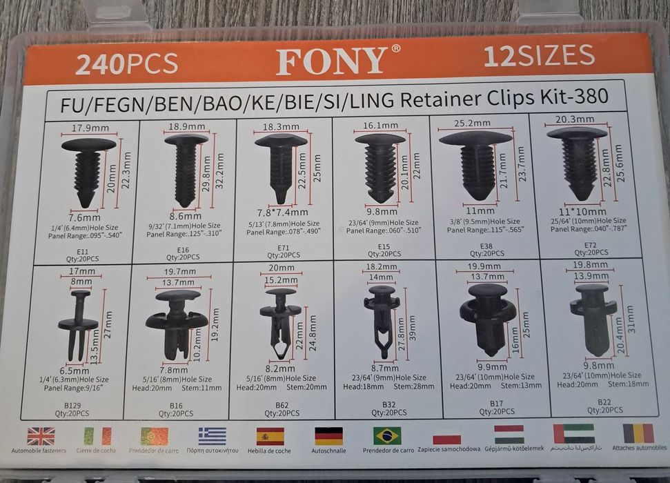 Zestaw spinek samochodowych.