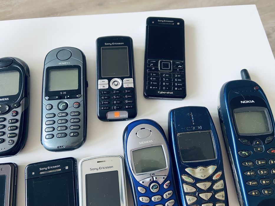 Zestaw telefonow 21 sztuk