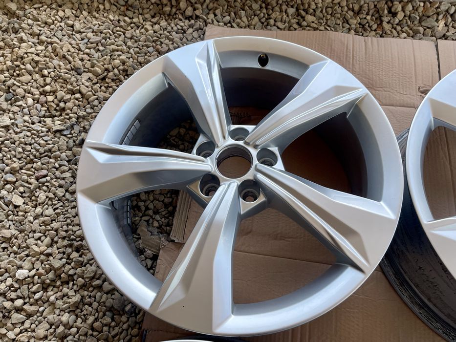Felgi aluminiowe audi q5 a6 a7 a8 19”