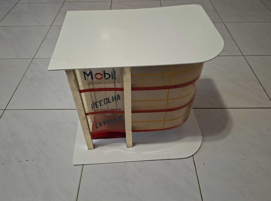 Garagem / Recolha de carrinhos de brincar, marca Mobil, anos 60