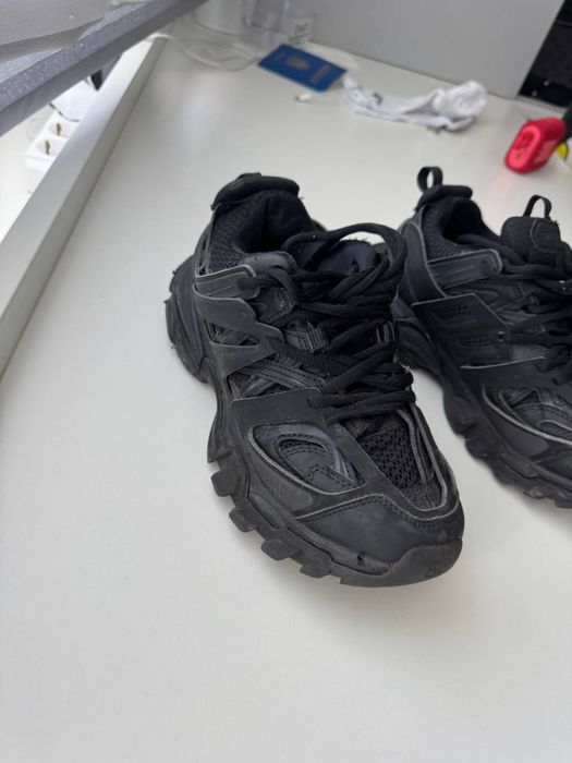 balenciaga track 1