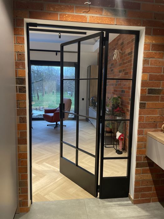 Drzwi przesuwne loftowe stalowo-szklane na wymiar – producent