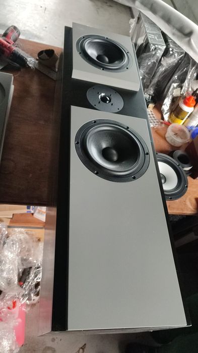 Obudowy kolumn audio
