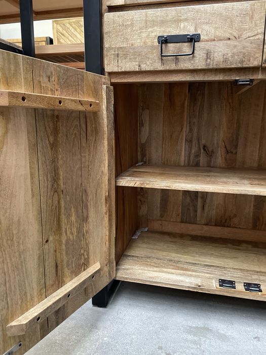 Witryna / drewno egzotyczne/ mango / nowoczesna / styl induatrialny