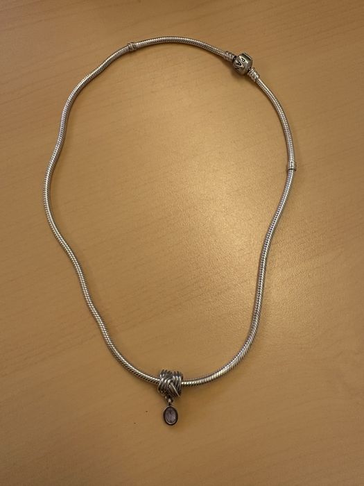 Colar pandora com pendente