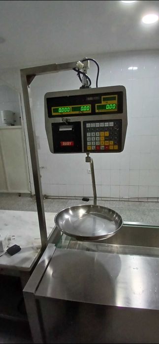 Peixaria Totalmente Equipada