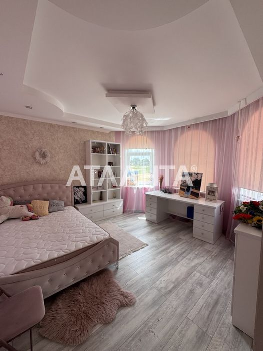 Гарний будинок в Чагрі