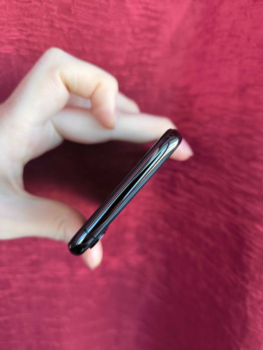 iPhone XS 64 Гб Neverlock black