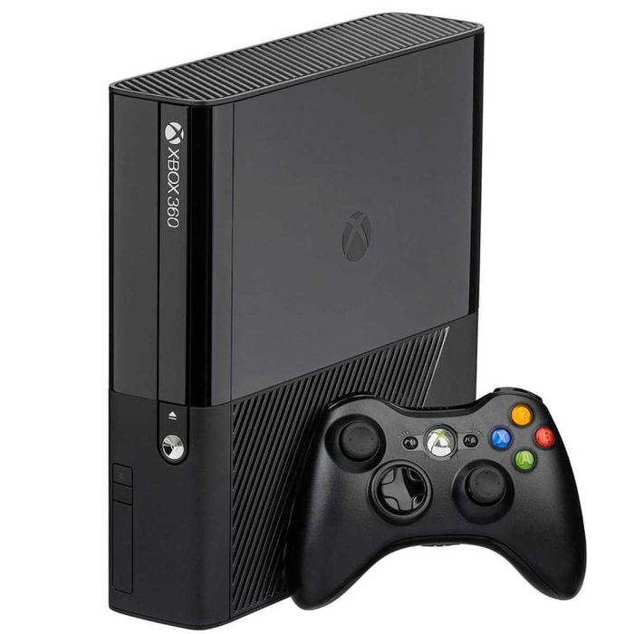 Konsola Microsoft Xbox 360 E 500 GB Czarna Pad Gry