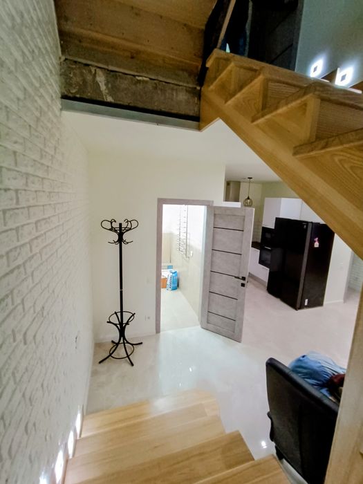 Таунхаус з ремонтом та меблями в Городищі