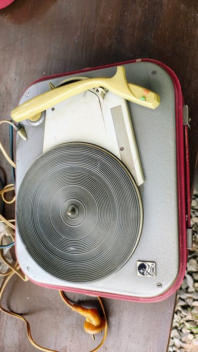 Gramofon fonica z lat 60 - tych