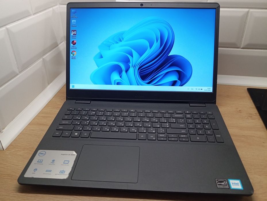 Ноутбук Dell Inspiron 3502 / DDR4 8GB / 128 NVMe