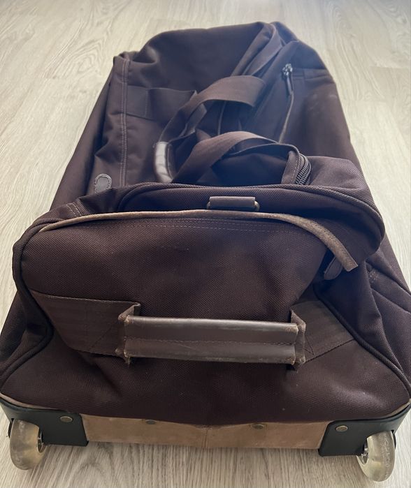 Mala de viagem com rodas da marca Berg