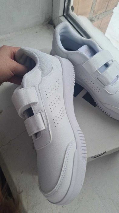 Кросівки adidas нові оригінальні