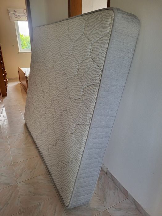 Colchão ortopédico como novo 195cm x 150cm