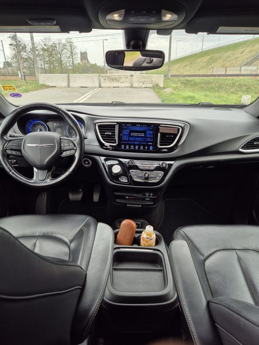 Pacifica  model S osoba prywatna