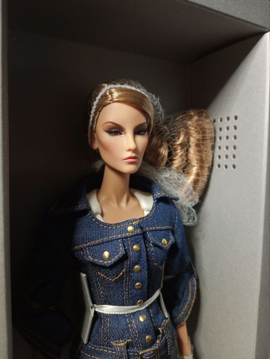 Fashion royalty integrity toys