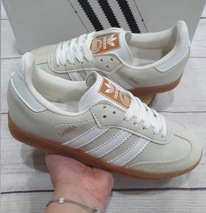 Sapatilhas disponíveis do 35 ao 40