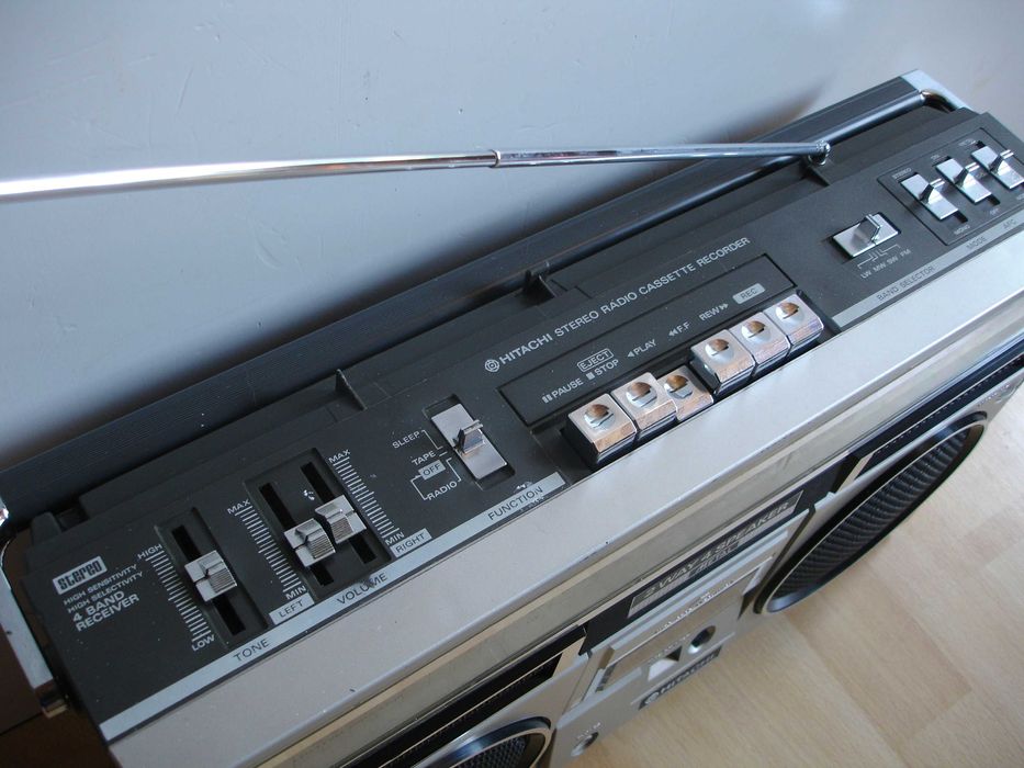 Radiomagnetofon HITACHI TRK-7250