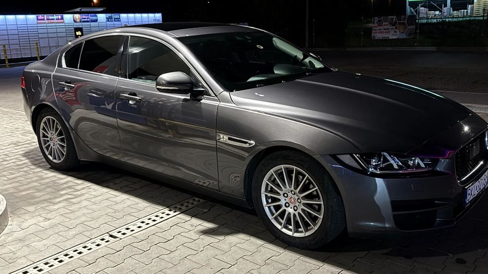 Jaguar XE