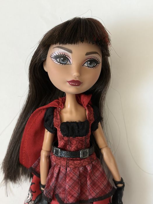 Ever after High Cerise Hood Hat-Tastic Party Doll. Червона шапочка.