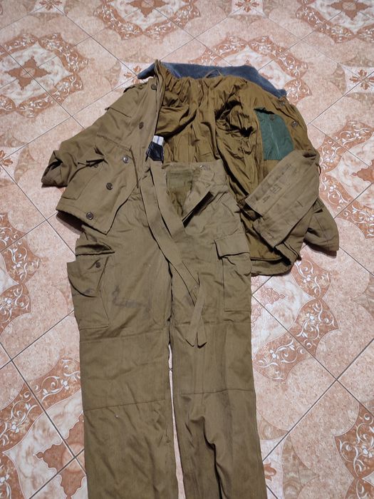 Продам куртки разные и др амуниц.