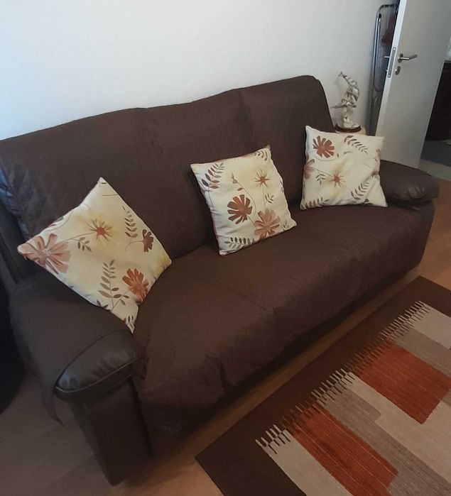 Sofa de 3 lugares, com 2 lugares de relax, muito estimado e em excelente estado de conservação.