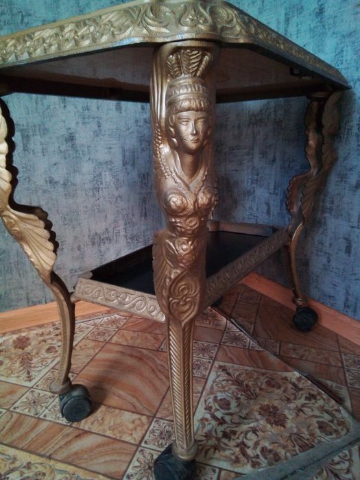 Антикварний столик Німфи,лиття.ссср.