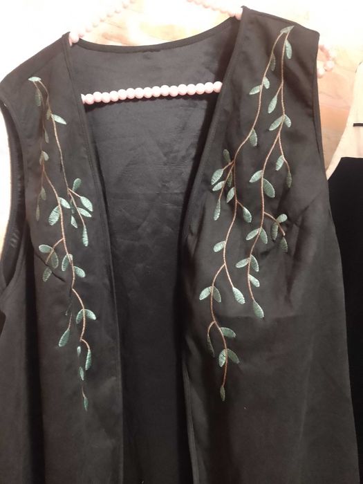(46/48) (3XL/4XL) Czarna kamizelka kowbojska z frędzlami