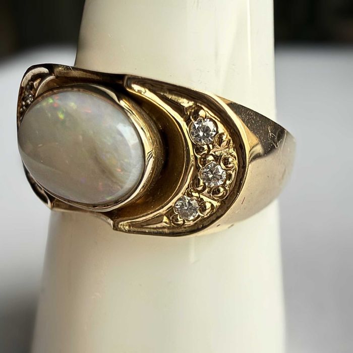 Złoty pierścionek z opalem i 6 diamentami (0,09 CT) PRL'87r 14K unikat