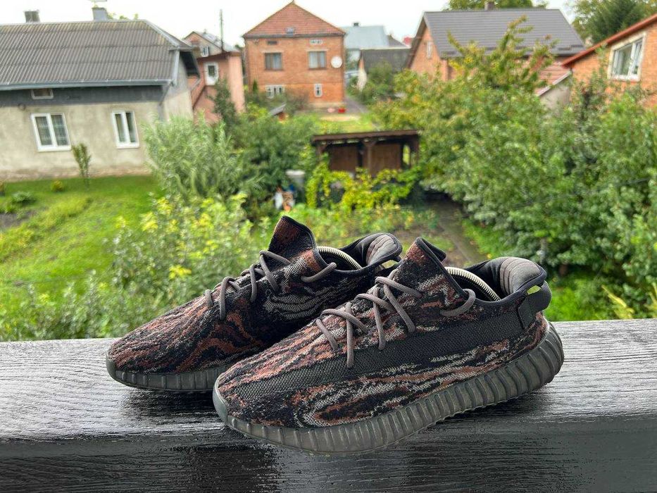 Кросівки Adidas Yeasy Boost 350