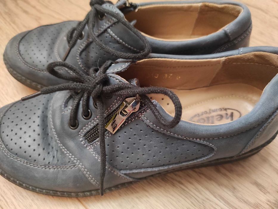 Półbuty damskie granatowe ze skóry