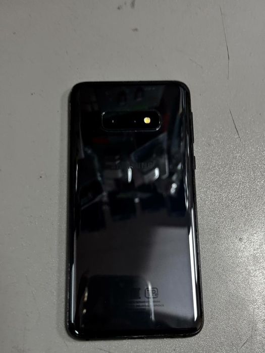 Samsung S10E 6/128 gb
