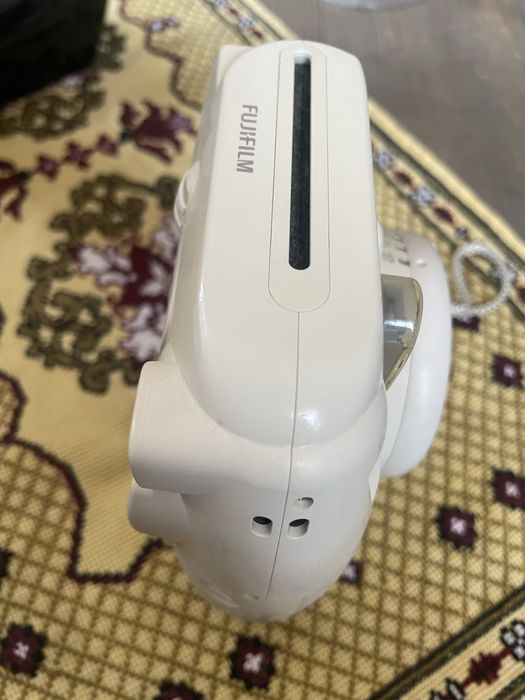 Продам Камера миттєвого друку Fujifilm Instax Mini 8 Smoky White