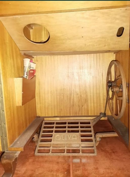 Máquina costura marca oliva