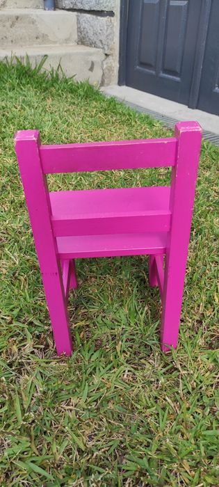 Mesa cabeceira + candeeiro + cadeira