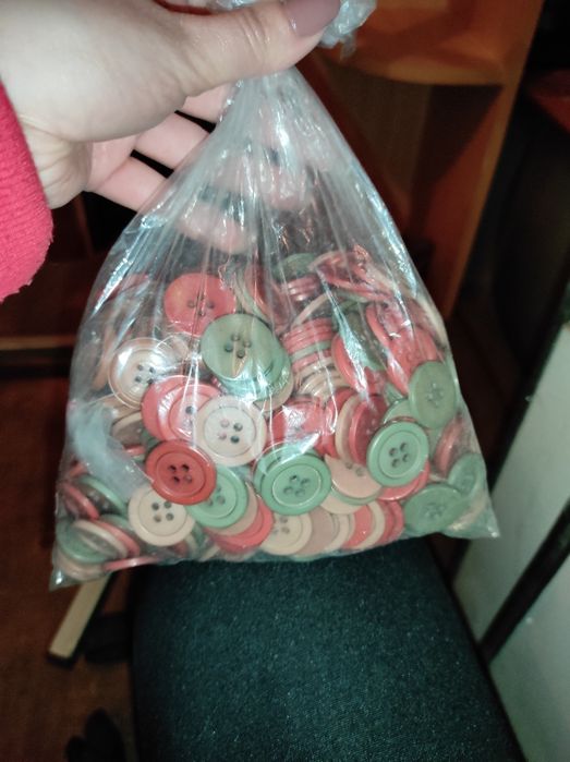Mix dużych guzików