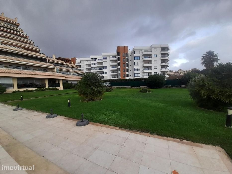 Apartamento T2 com jardim, Cascais