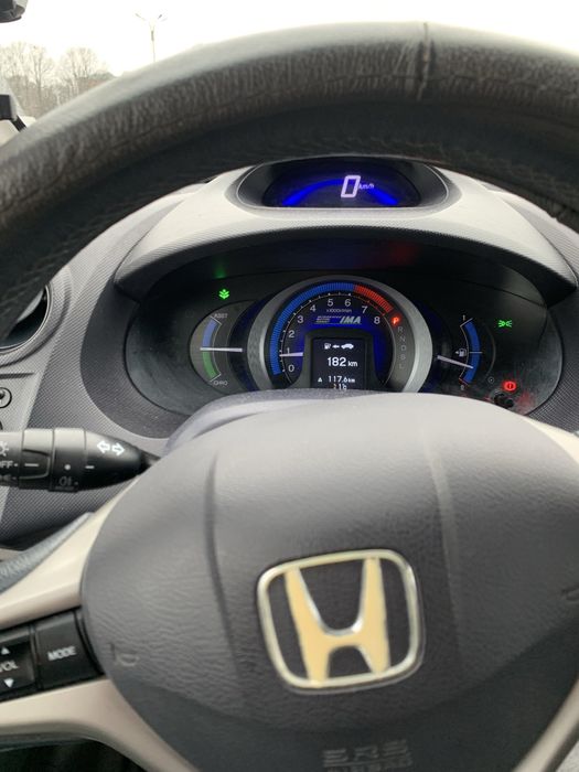 Хонда інсайт гібрид 2010р