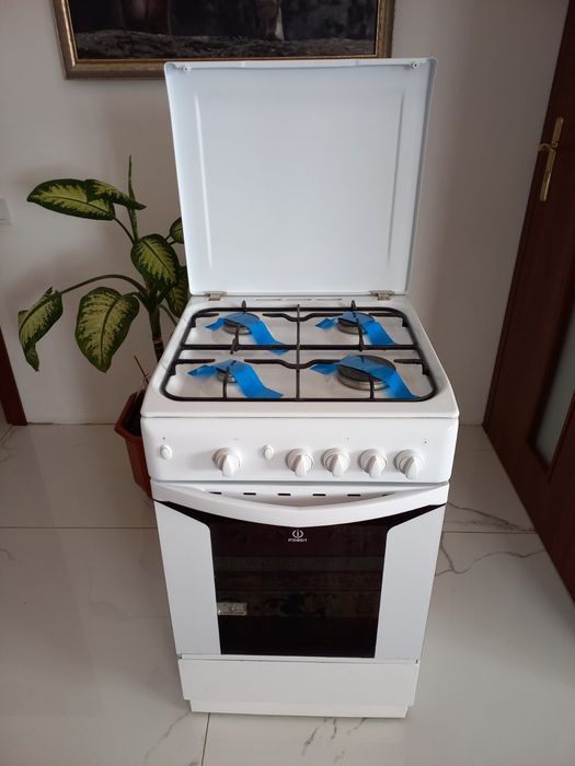 Газова плита INDESIT  НОВОГО стану