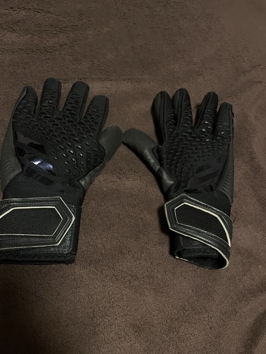 Перчатки Adidas Predator