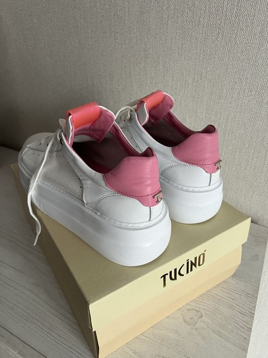 Кросівки ( шкіра)