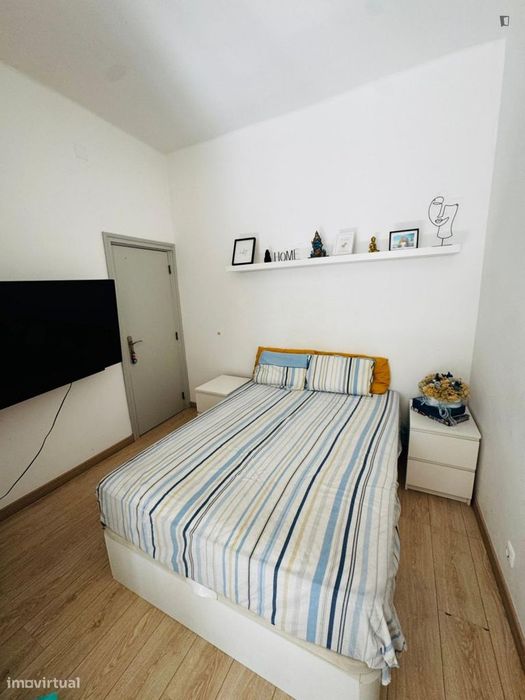 Quarto - localizado em Arroios Lisbon
