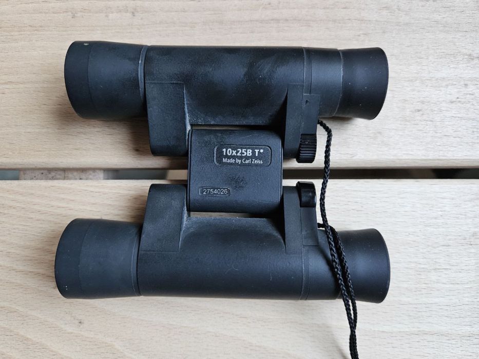 Бинокль Zeiss Compact 10x25 BT