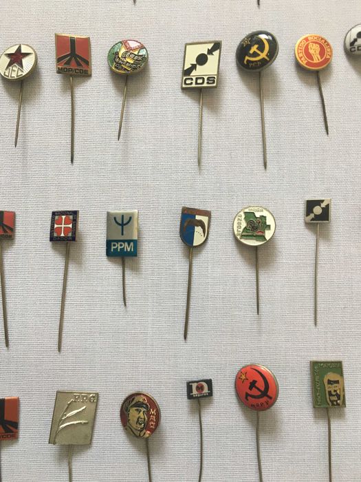 139 Pins e Crachás [lote]