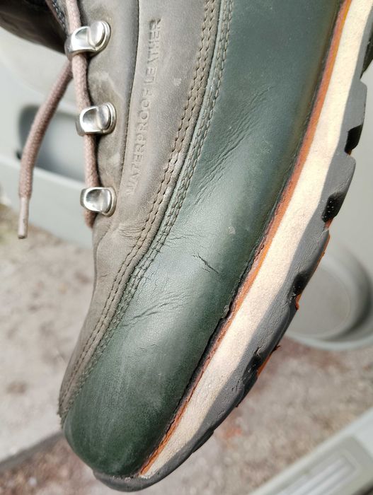 HELLY HANSEN. Markowe buty trekkingowe. Uszkodzone.