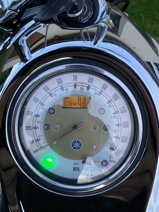 Yamaha XV1700 Road Star.