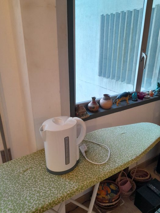 Vendo Chaleira Eléctrica muito bonita como nova