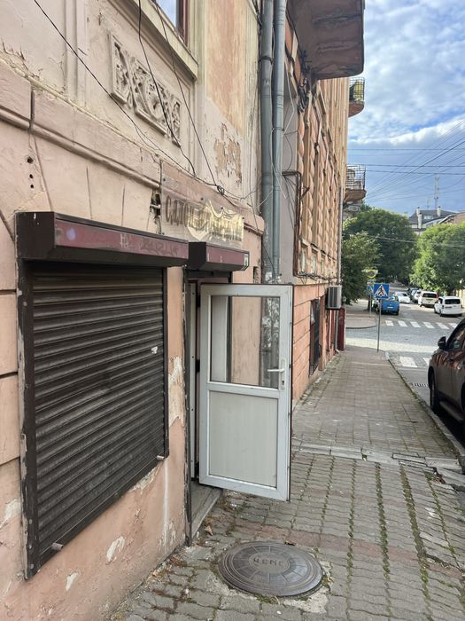 Продаж комерційного приміщ.цоколь-25 м2 /28 червня